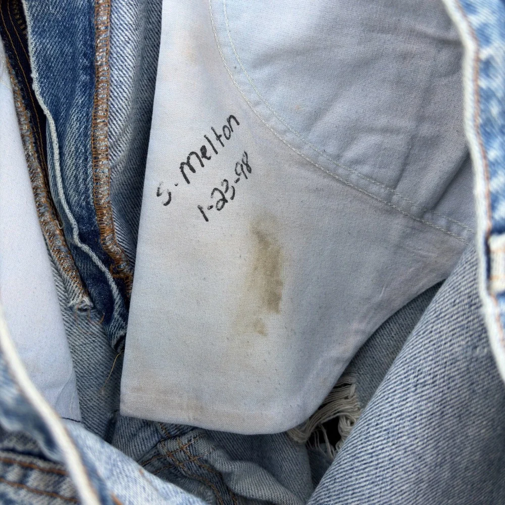 VTG Levis 505 Mens 36x33 Regular Fit Straight Distressed Light Wash Denim Jeans‎